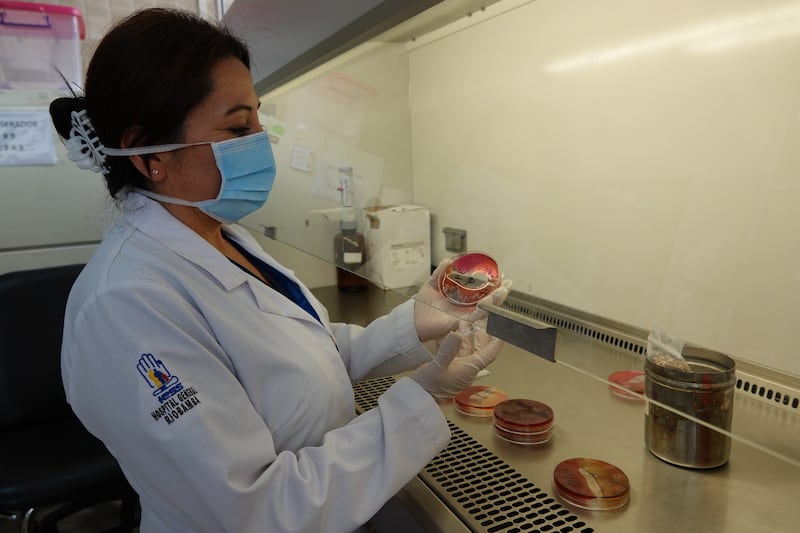 Gobierno invierte USD 580 mil para modernizar quirófanos del Hospital IESS Riobamba