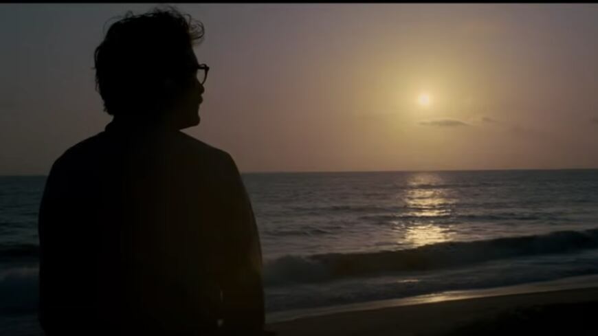 La cinta pinta un futuro donde la inteligencia artificial prima como una compañía para los humanos.