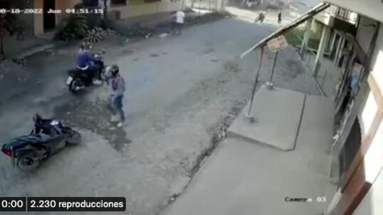 Habitantes casi linchan a delincuentes.