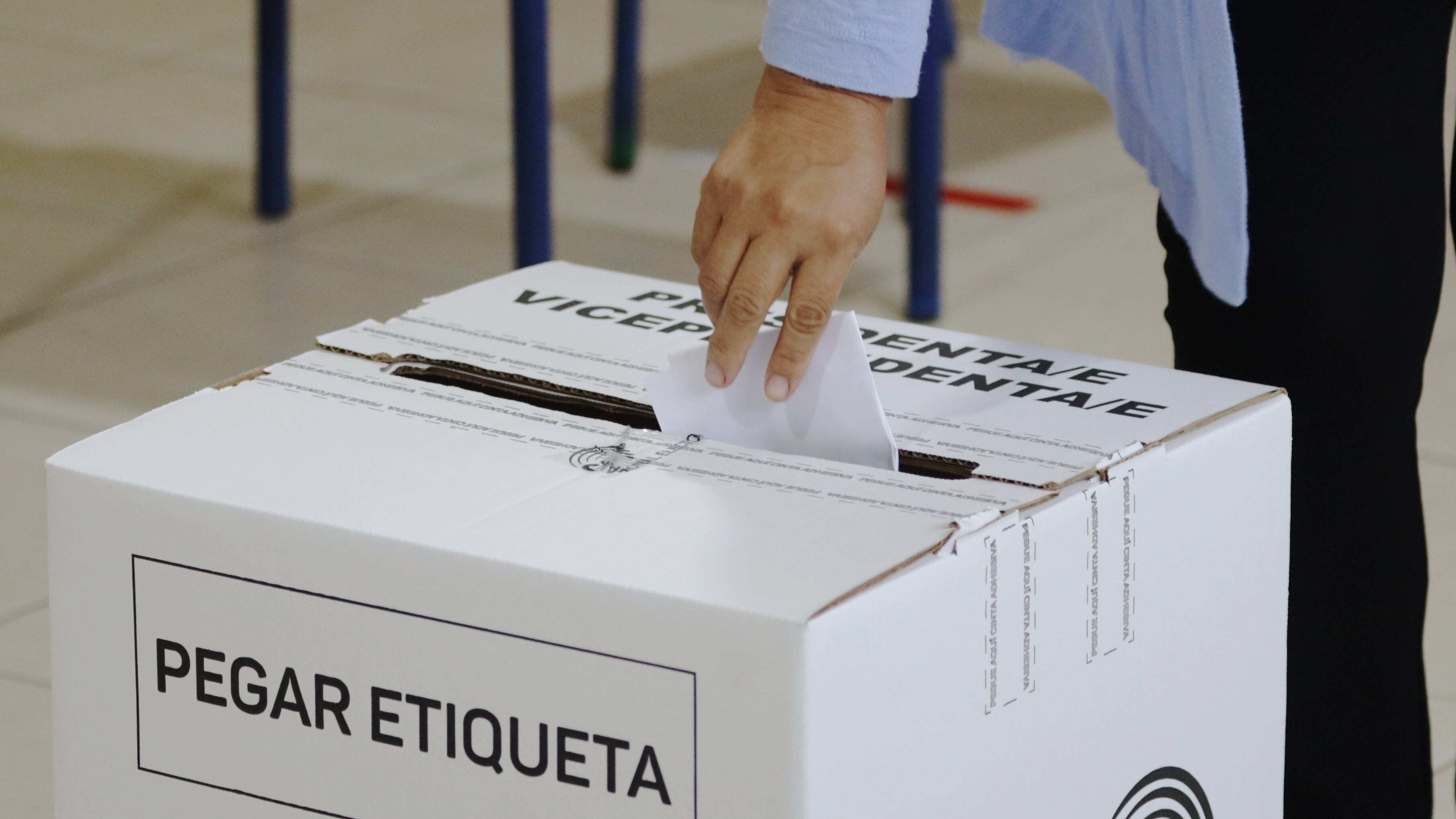 Elecciones de segunda vuelta en Ecuador el domingo 15 de octubre
