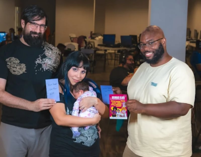 Campeona Mortal Kombat tras cesárea