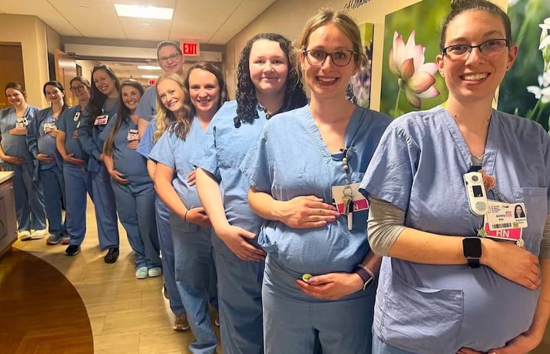 Maternidad inesperada: 14 enfermeras quedan embarazadas al mismo tiempo en un hospital pediátrico en Wisconsin