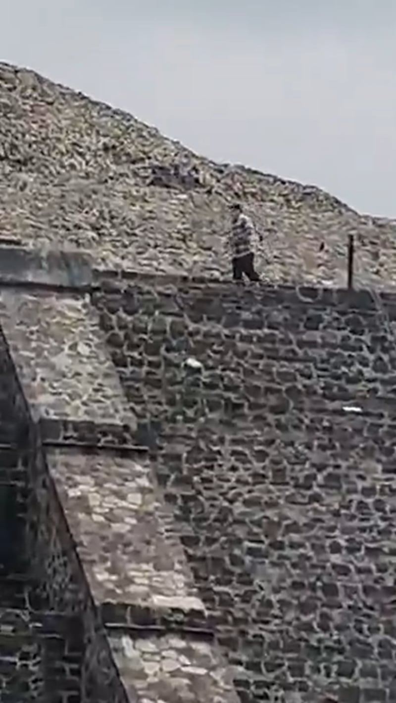 Amenazas del tirador a los turistas.