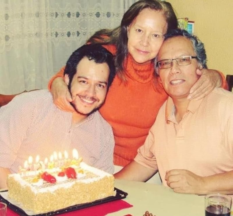 ¿Quién era Luis Alarcón, el hombre que murió en una clínica dental en el norte de Quito?