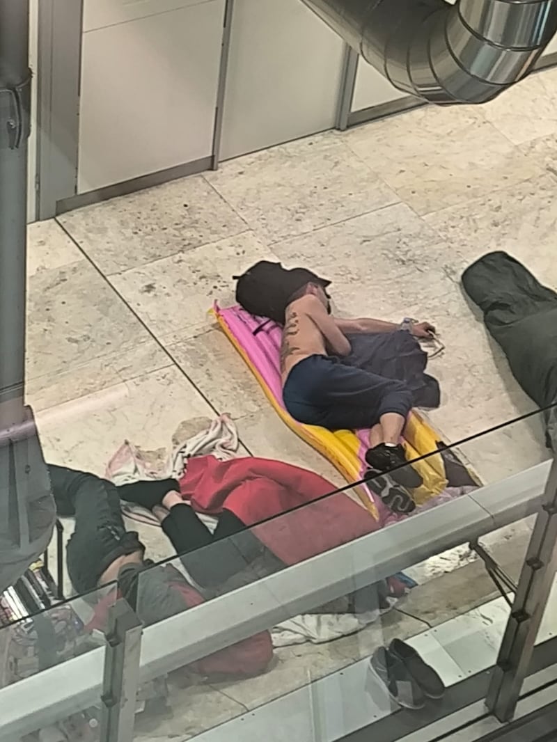 Plaga de piojos, chinches y, hasta, sarna en aeropuerto de España