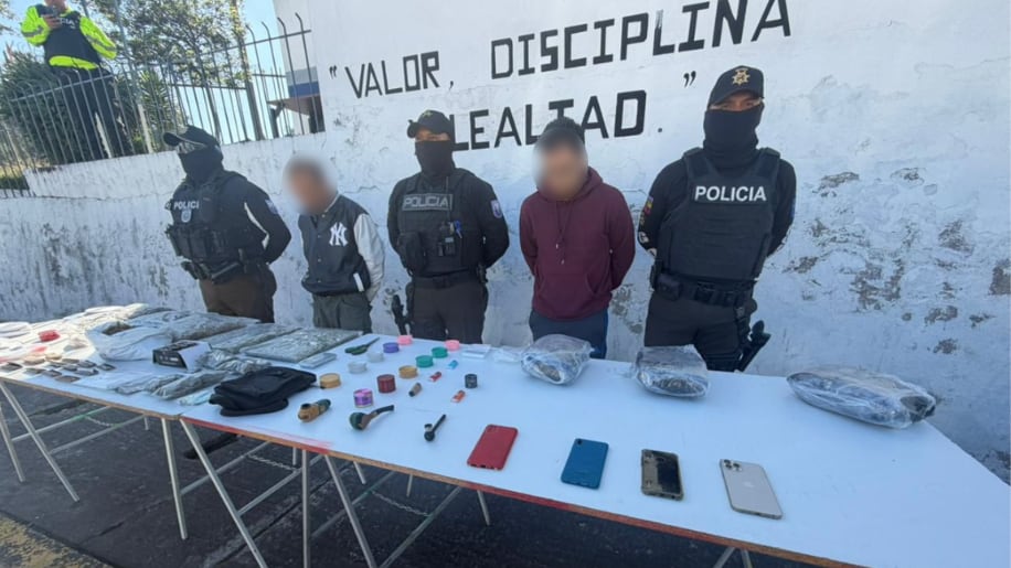 Con cuchillo y varios teléfonos: así cayó robacelulares que intentó darse a la fuga en Quito