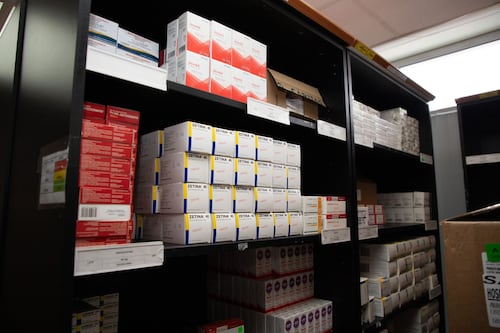 Gobierno inicia segunda fase de la tercera compra centralizada de medicamentos para el IESS