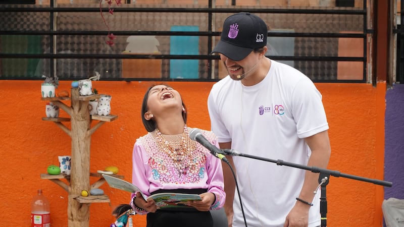 Biblioteca móvil de la Casa de la Cultura Núcleo del Azuay