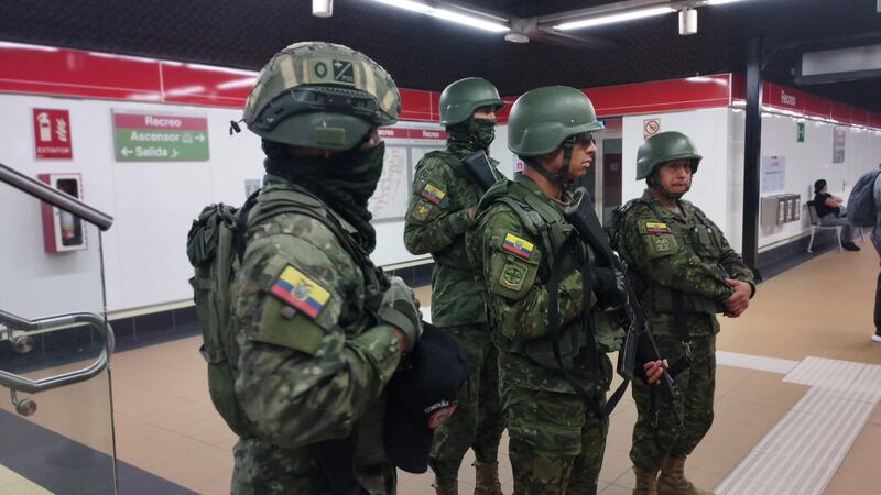 Metro de Quito está militarizado