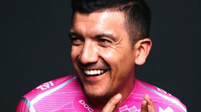Richard Carapaz va por el Giro de Italia 2026.