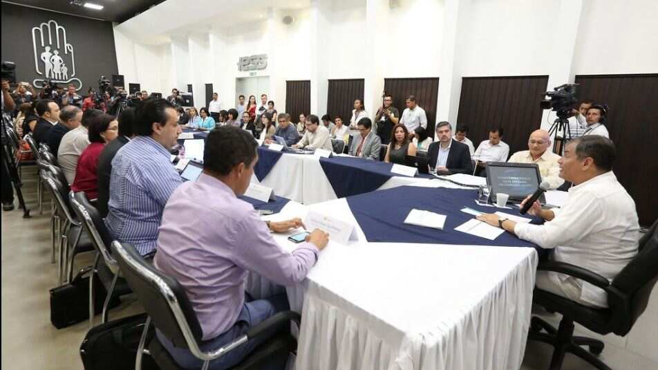 correa conversatorio medios guayaquil