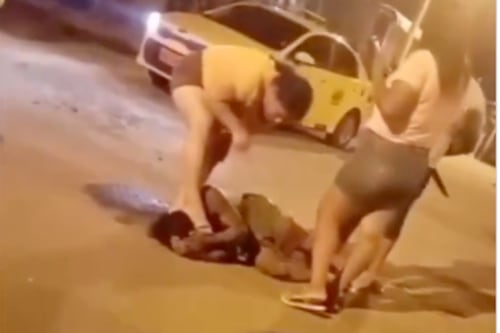 ‘Yo estaba trabajando’: mujer enfrentó a ladrón y lo tumbó al piso en Manabí