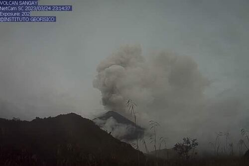 El volcán Sangay ha generado cerca de 90 explosiones en un día