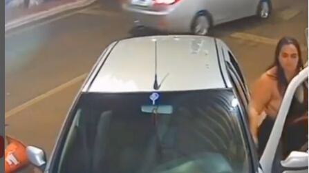 novia celosa atropella a su pareja por irse a tomar con su amigo.