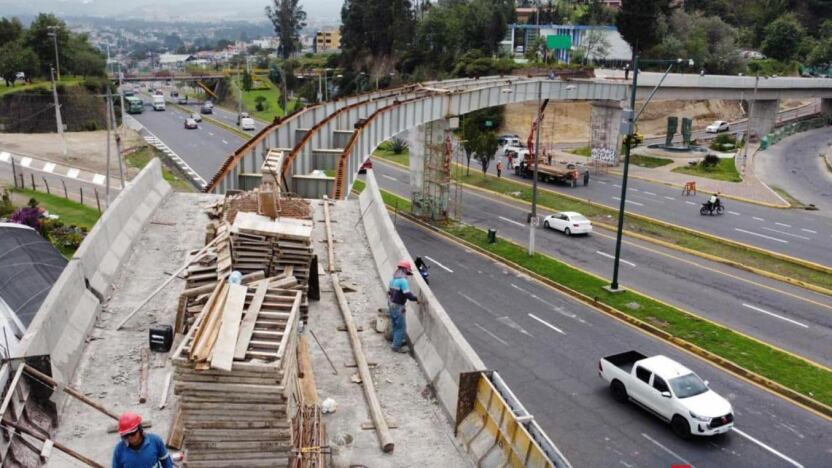 Vía que conecta Conocoto con la autopista General Rumiñahui