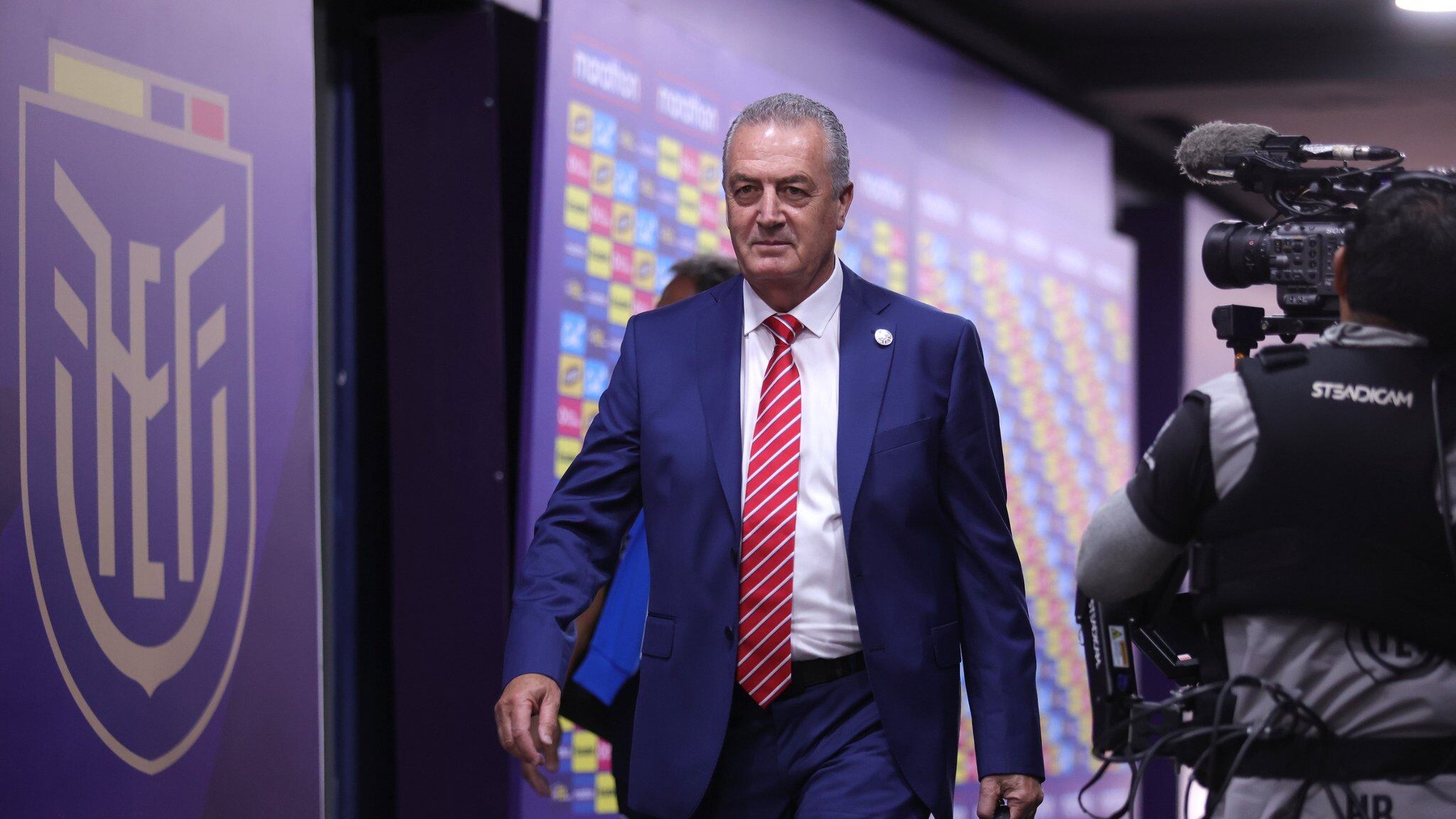 Entrenador Gustavo Alfaro