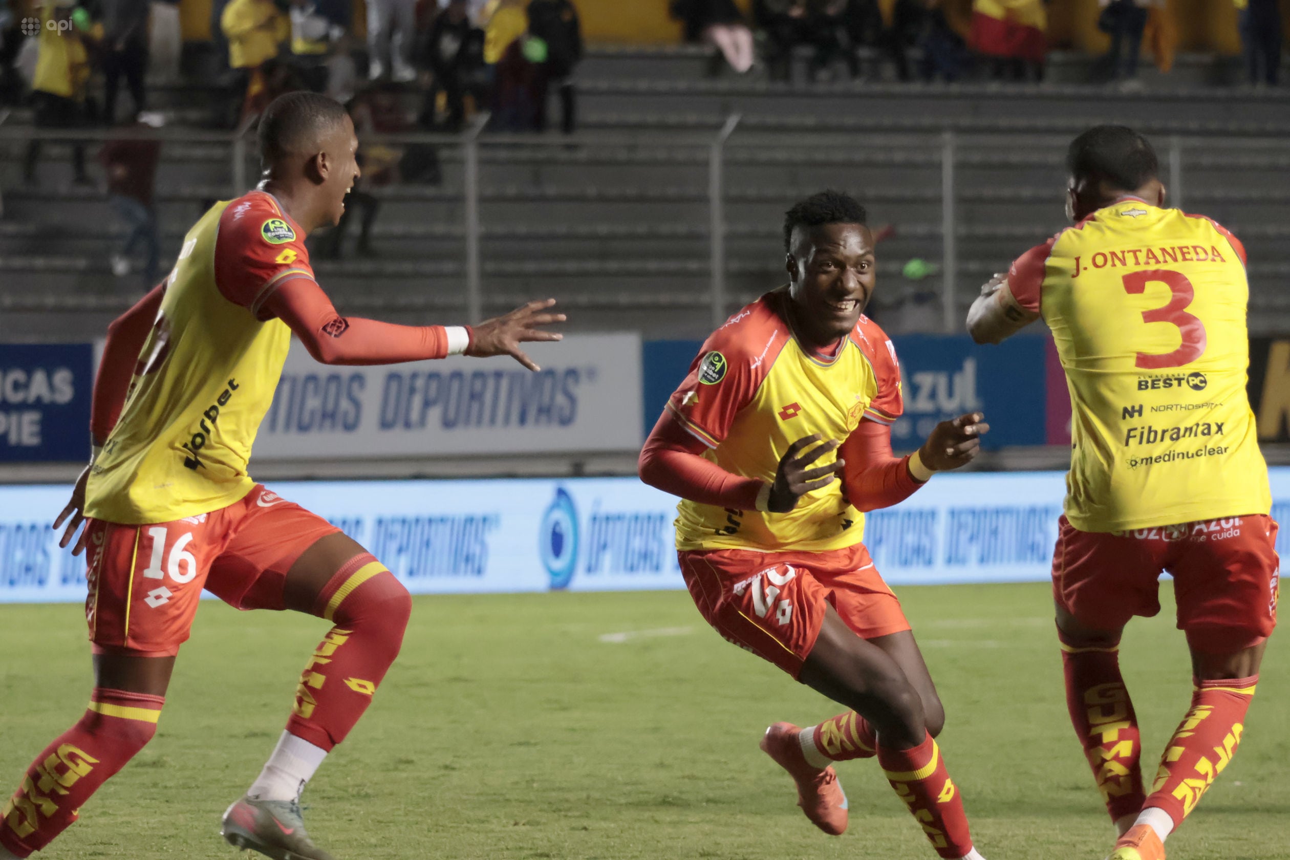 SUPERCLÁSICO CAPITALINO: Aucas vs Liga de Quito, duelo clave en la LigaPro