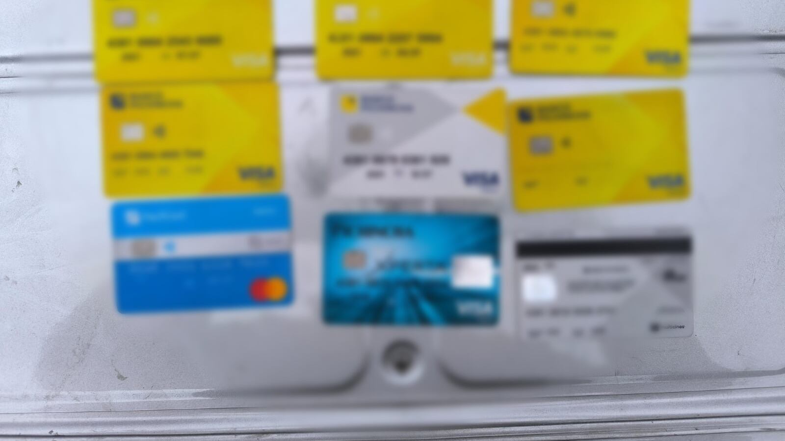 Capturan a banda delictiva que robaba tarjetas de débito mediante el “cambiazo” en Quito