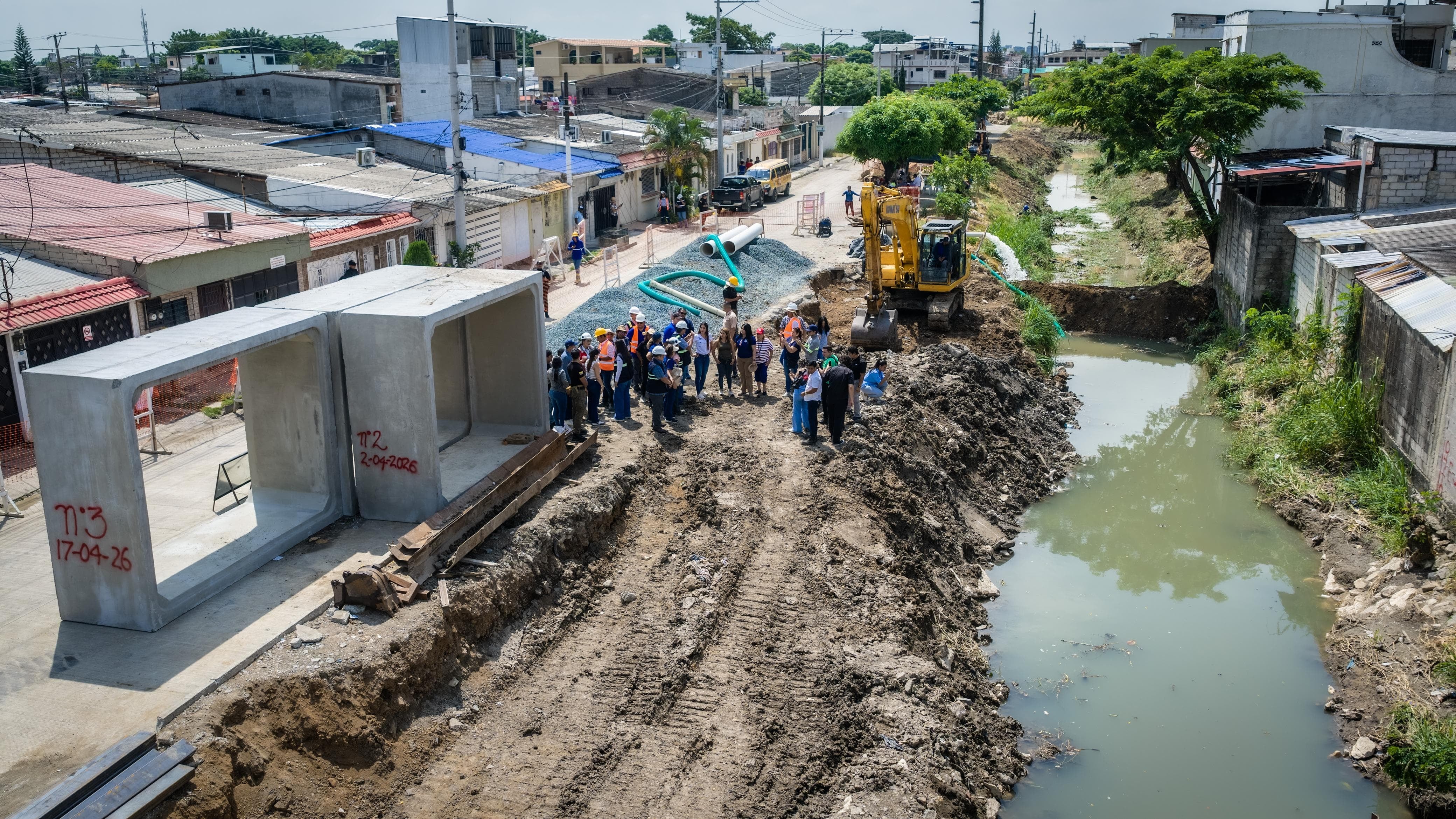 Estas obras forman parte de las 57 intervenciones pluviales destinadas a mitigar los efectos del fenómeno de El Niño en sectores críticos influenciados por las mareas del río Guayas.