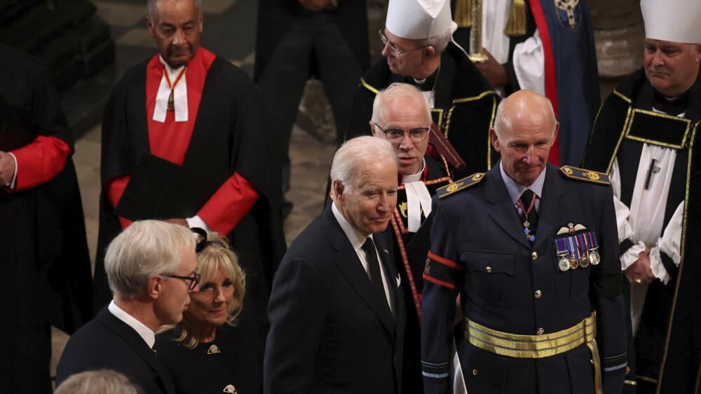 El presidente de Estados Unidos durante el funeral de Isabel II.