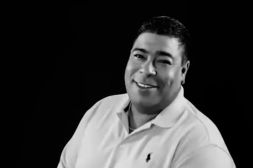 Félix Rosario, famoso cantante de bachata, pierde la vida durante un vuelo