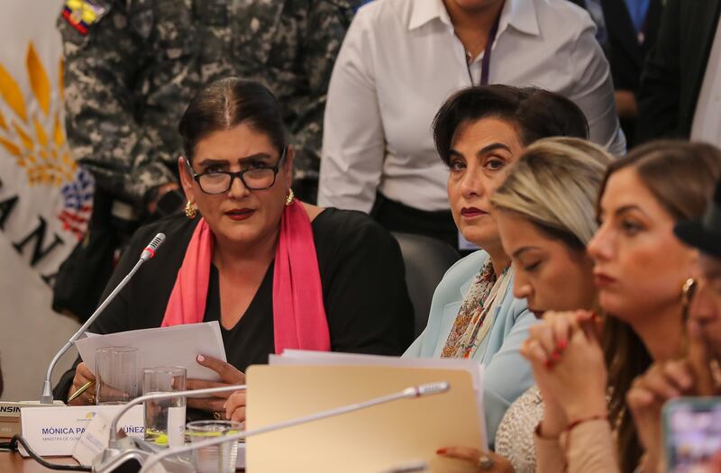 Las ministras de Relaciones Exteriores, Gabriela Sommerfeld y de Interior y Gobierno, Mónica Palencia asistieron a la comisión de Asuntos Internacionales de la Asamblea Nacional para dar explicaciones sobre la incursión a la Embajada de México para detener a Jorge Glas