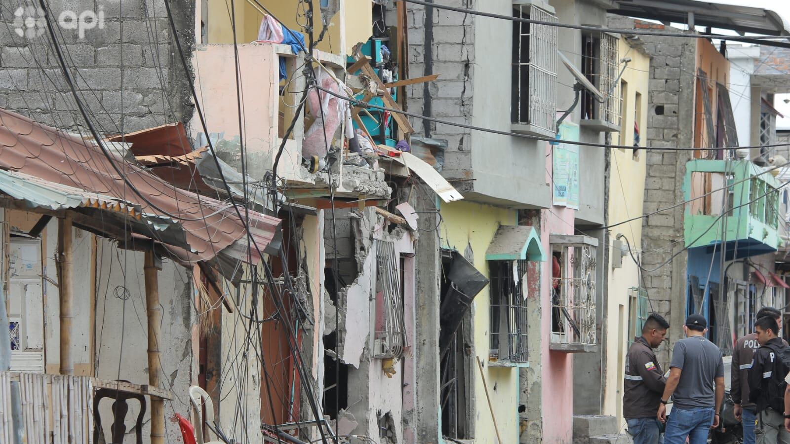 Se habla, en las primeras versiones, que habrían sido cobradores de vacuna