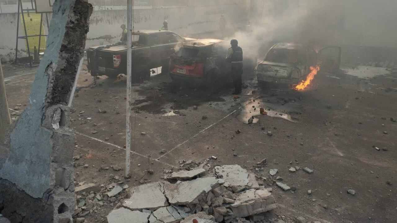 Ataque con bombas molotov Otavalo