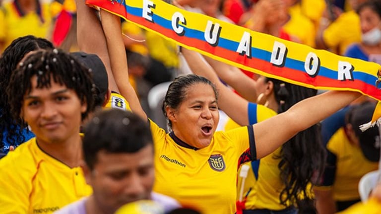 Camisetas, banderas, familias y mucha emoción marcaron la jornada en distintos puntos de la ciudad durante el debut de Ecuador en el Mundial 2026