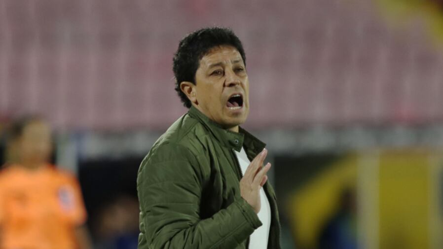 Controversia en la Sudamericana: Paúl Vélez cuestiona árbitros mujeres y desata críticas