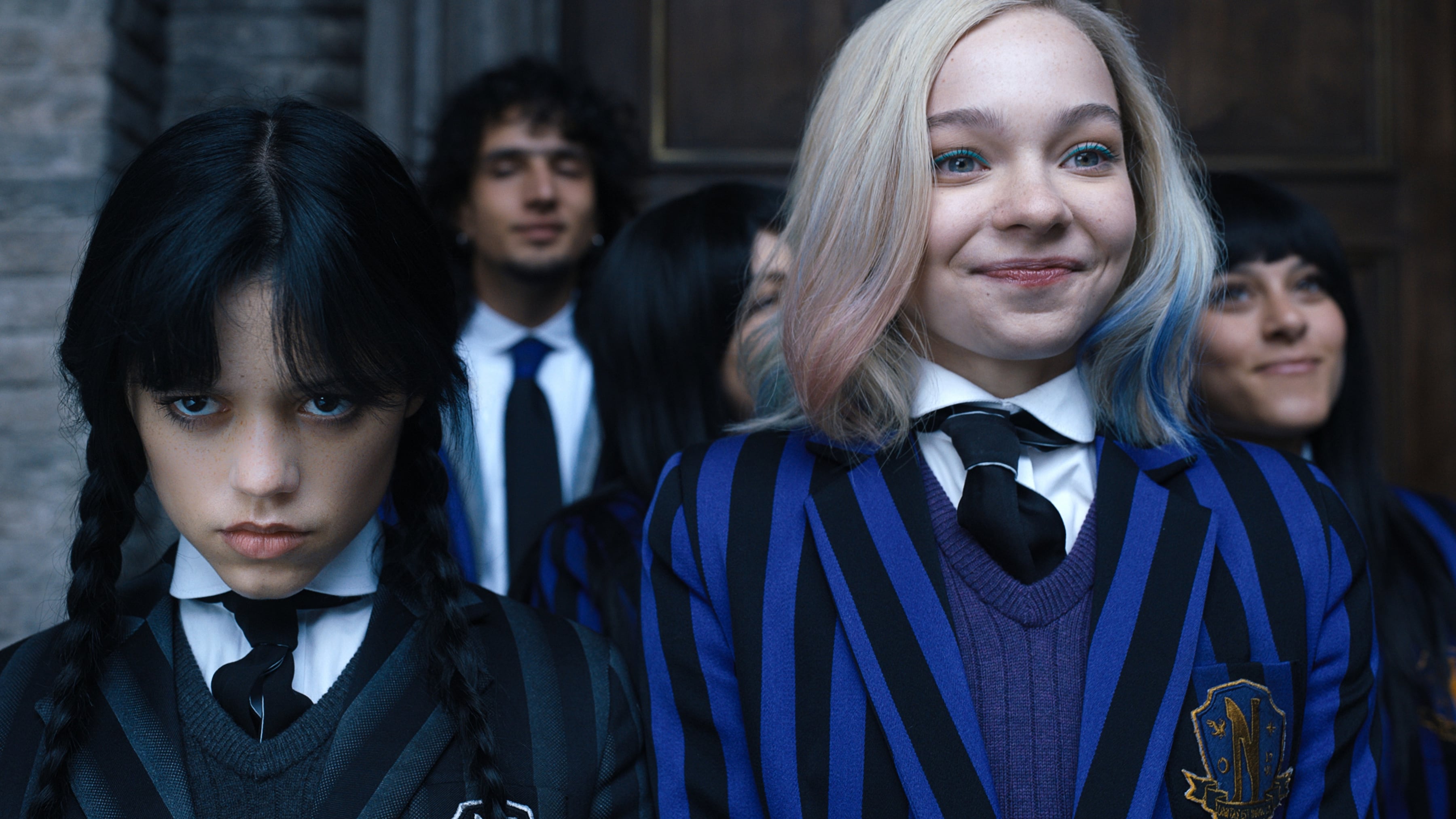 La edad real de los actores de ‘Merlina’: una de las estudiantes de Nevermore tiene casi 30