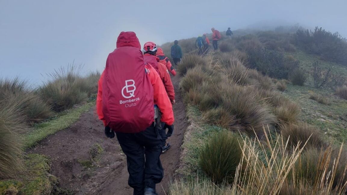 Rescatan a seis excursionistas extraviados en el Rucu Pichincha, en Quito