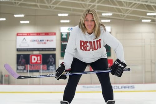 Muere periodista de la NHL Jessi Pierce junto a sus hijos tras incendio en su casa