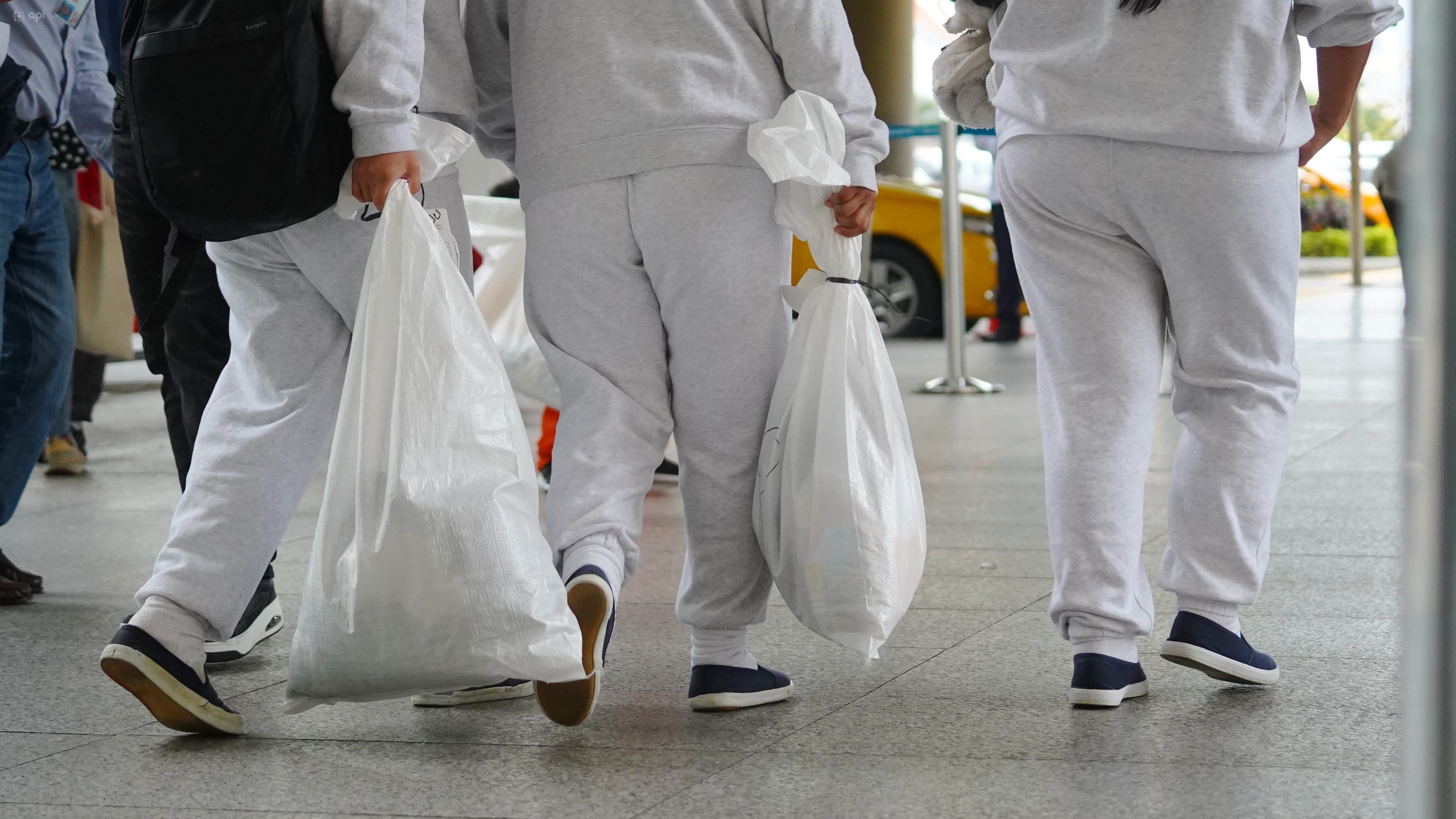 Guayaquil, martes 04 de febrero del 2025
En el vuelo CTR OAE30 desde Alexandria, arribo a Guayaquil un nuevo grupo de compatriotas deportados de los Estados Unidos.