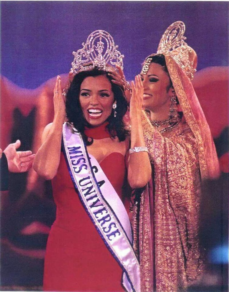 Chelsi Mariam-Pearl Smith, Miss Universo 1995