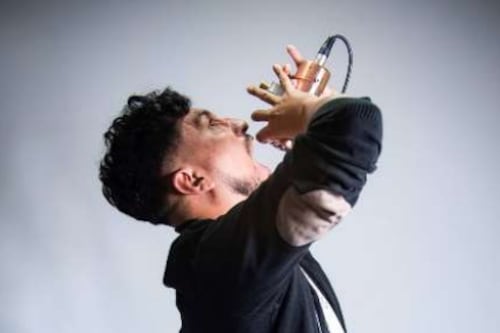 PAKUL: el artista quiteño que fusiona cumbia, rap y sátira social