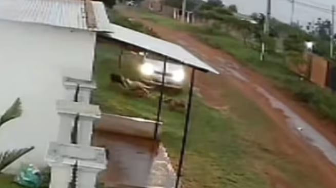 hombre atropelló a su esposa