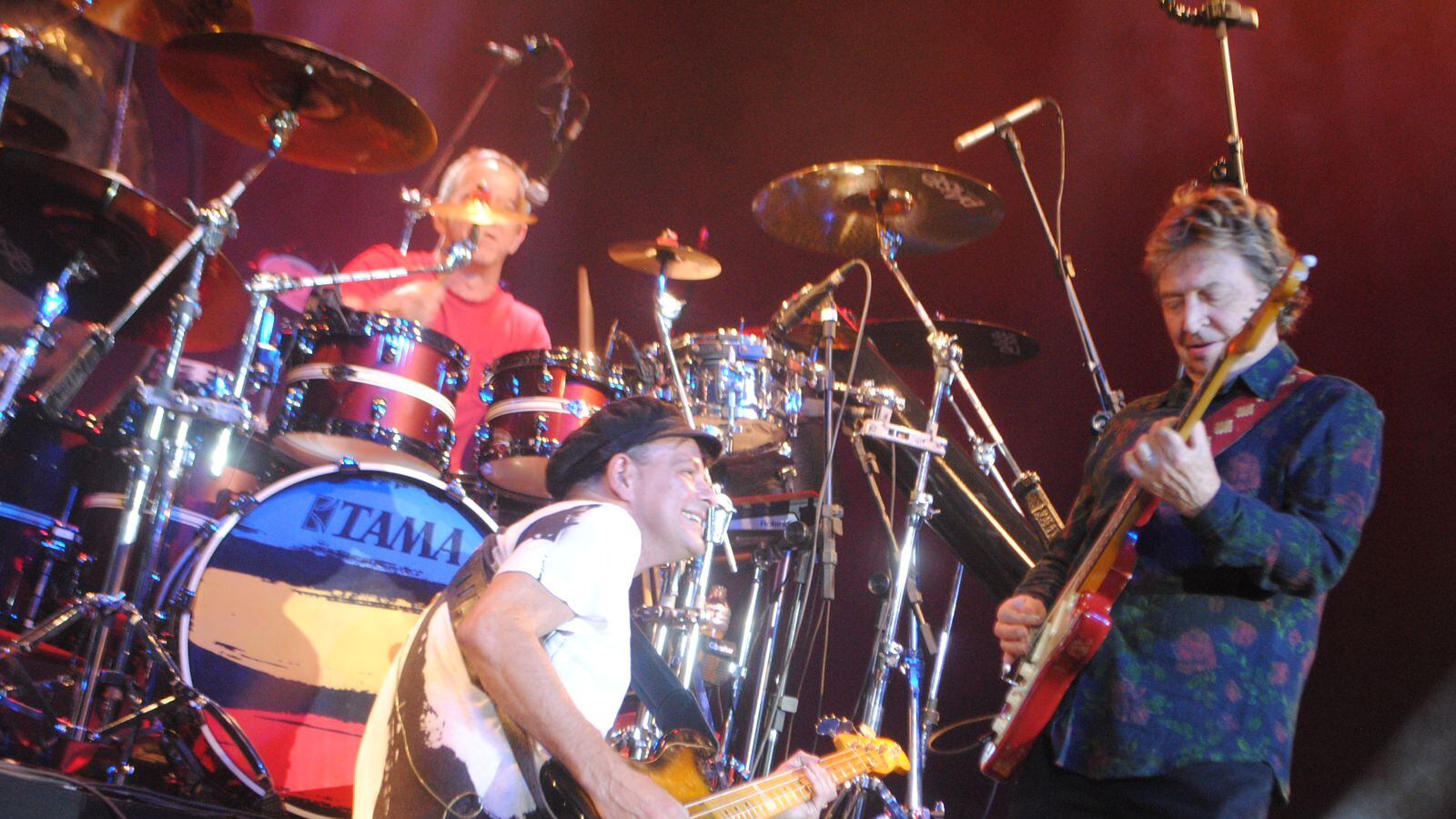 Andy Summers llega con su proyecto Call The Police.