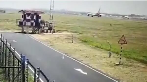 Impactante video muestra el despegue y trágico choque del avión en India