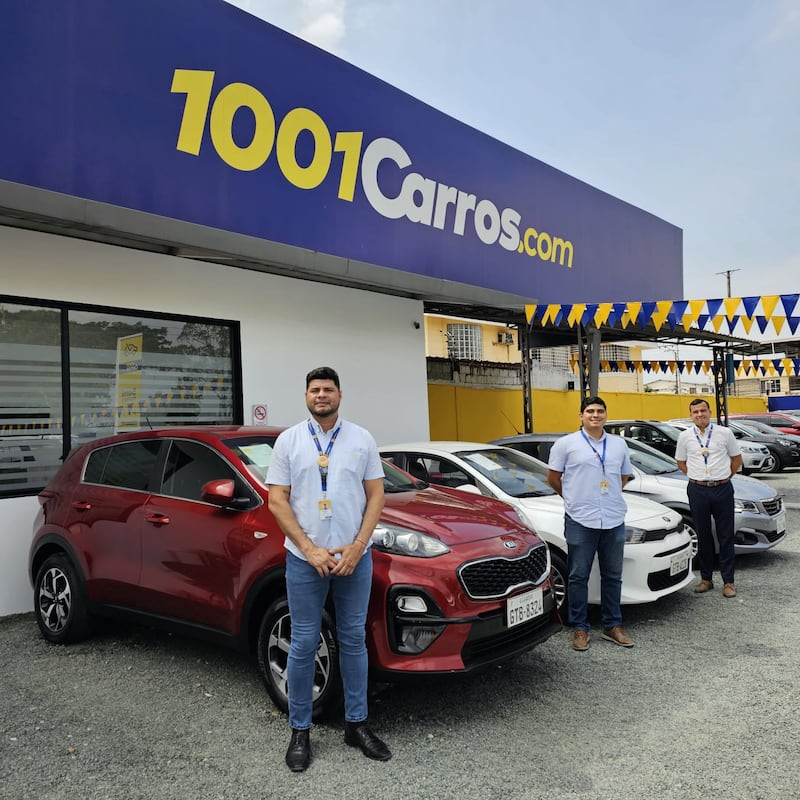 Concesionario de vehículos 1001carros.com, ubicado en Guayaquil.