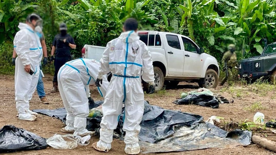 Fiscalía investiga hallazgo de dos cadáveres embalados en plástico en una zona selvática de Orellana