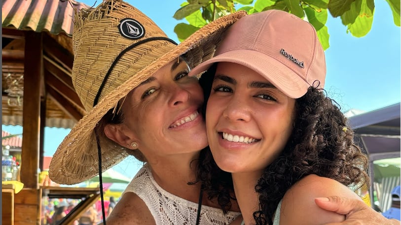 Las fotos de la madre de Mare Cevallos viviendo en la playa y surfeando