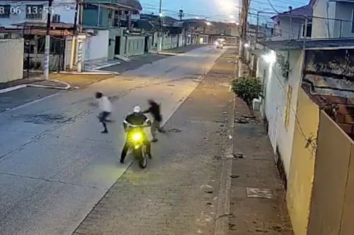 Video: Quisieron robarle y se enfrentó a ladrones con machete en Guayaquil
