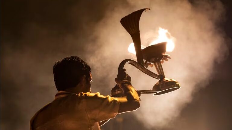 Rito satánico: Pareja muere usando una guillotina y esta fue la carta que le dejaron a sus hijos