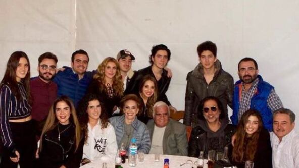 Pese a que se pensó que se repartiría entre viuda, hijos y nietos, parece que la última voluntad de Vicente Fernández no será así.