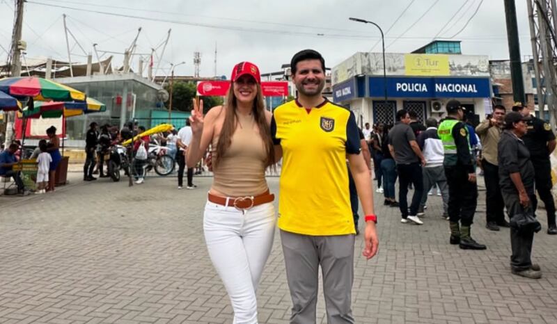 Juan Iván Cueva y Cristina Reyes