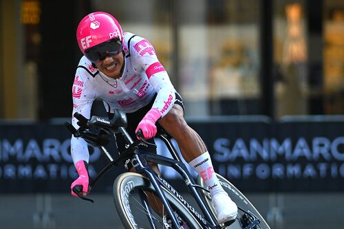 Richard Carapaz sigue prendido en el Giro de Italia: Luke Plapp ganó la etapa 8 y hay nuevo líder