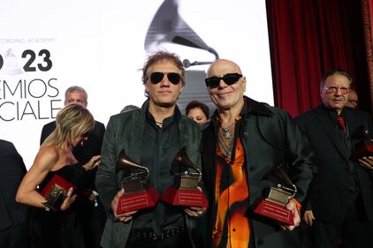La Semana de la 24ª Entrega Anual del Latin Grammy comenzó con con la entrega de Premios Especiales que incluyó a los siguientes homenajeados: Carmen Linares, Mijares, Arturo Sandoval, Simone, Soda Stereo, Ana Torroja, Alex Acuña, Gustavo Santaolalla y Wisón Torres.