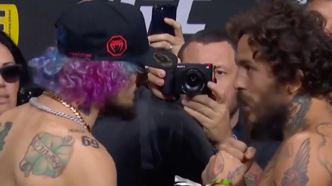 Chito Vera en el careo con Sean O'Malley