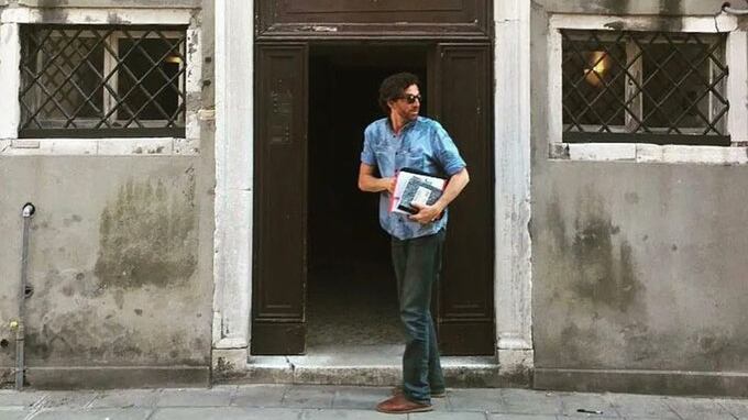 Diego Borella, asistente de dirección de Emily en París, fallece durante el rodaje en Venecia - Fuente: Web